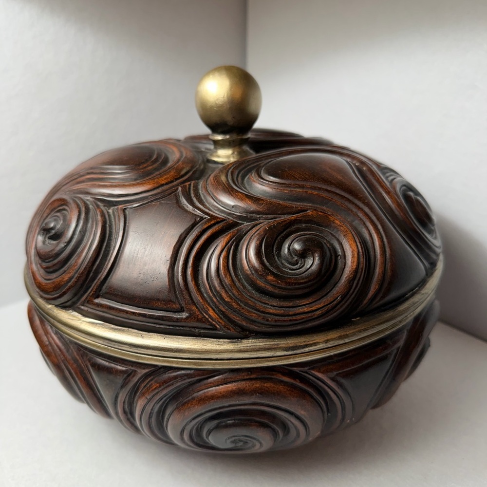 Vintage Chinese Carved Lacquer Box – Tixi Guri Scroll Design